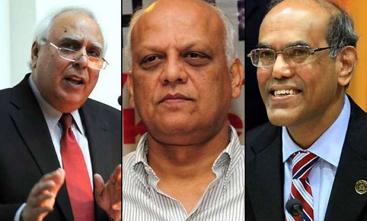 sibal rubbishes jailed former telecom secy s charges