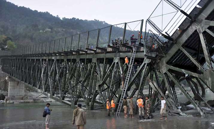 six workers killed 36 injured as bridge collapses in