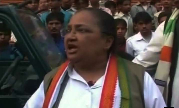 stones pelted at salman khurshid s wife