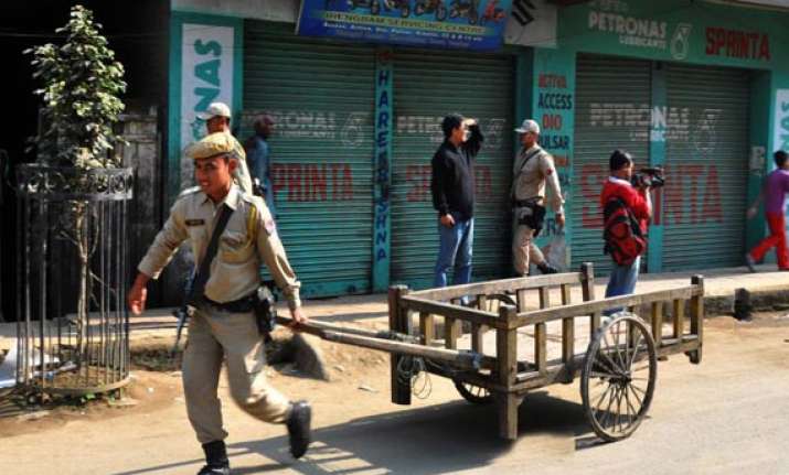 students committee imposes curfew in manipur