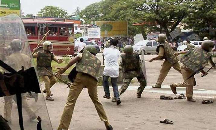 students create ruckus in lucknow over minor dispute