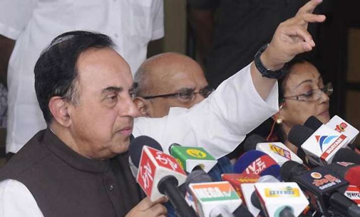 swamy welcomes cbi probe in 2g allocation during mahajan s
