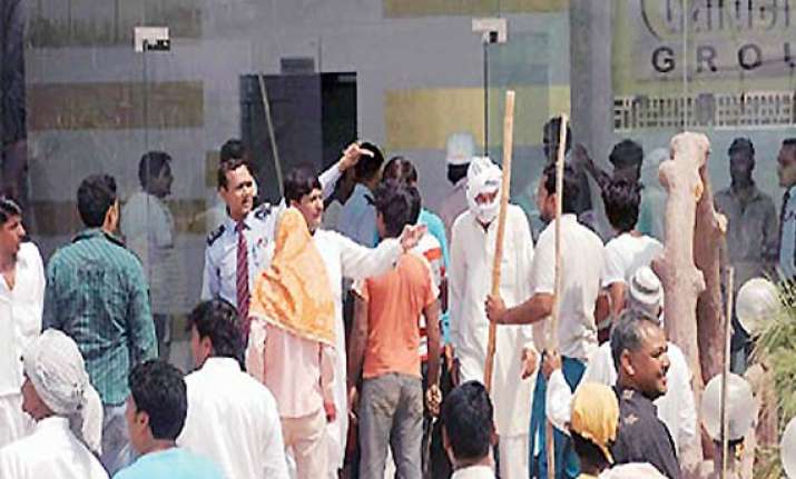 talks between farmers greater noida authority fail
