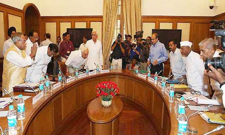 tapes show sharp divisions in lokpal committee