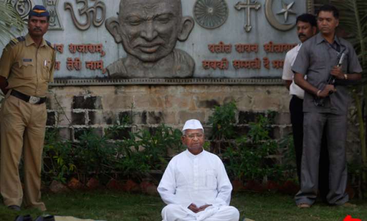 team anna appeals to hazare to end fast
