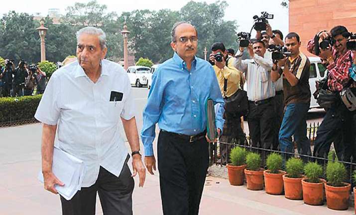 team anna blames ansari for lokpal fiasco in rajya sabha
