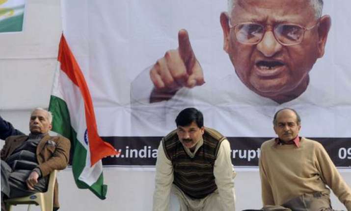 mumbaikars skip protest venue anna s health concerns mount