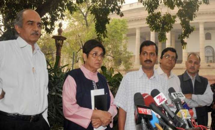 team anna sends open letter to pm and mps on lokpal bill