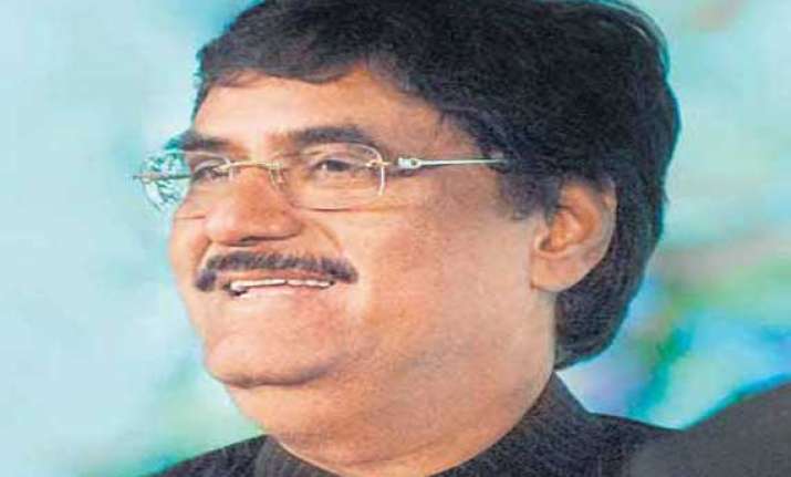 ten supporters of munde booked for beating chopper pilot