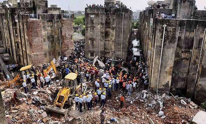11 dead in vadodara building collapse probe ordered