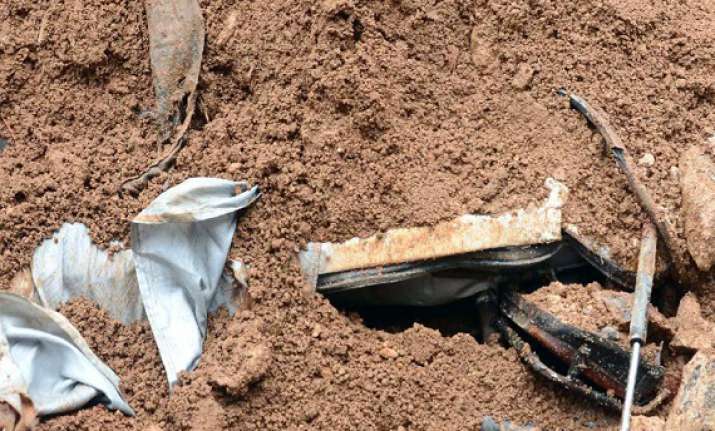 three killed in wall collapse in hyderabad