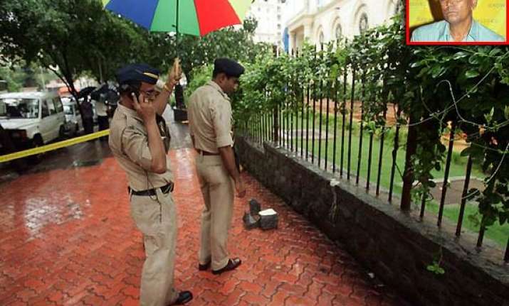 three chhota shakeel men detained for journalist j dey s