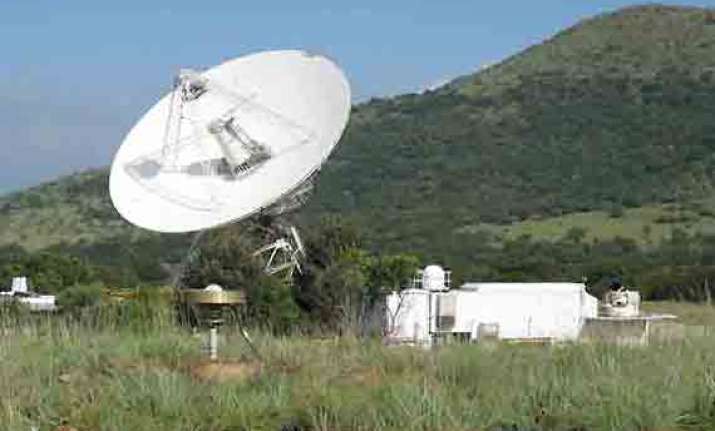 thunderstorm in s africa delayed mom tracking for 5 minutes