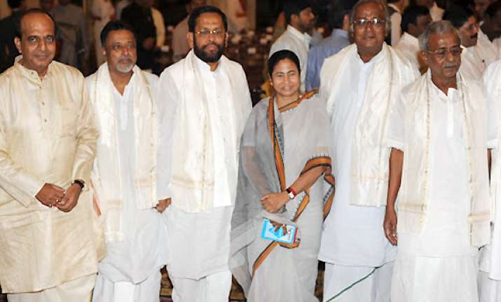 top trinamool leaders skip pm s dinner