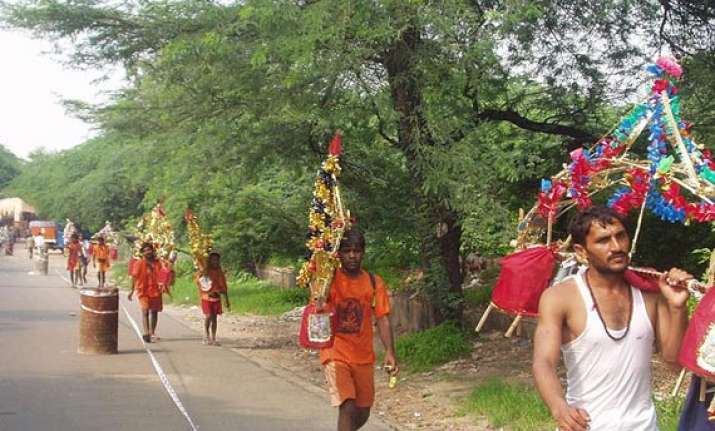 traffic diversions in ghaziabad ease for kanwarias