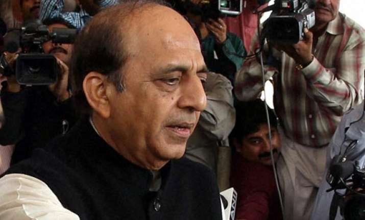 trinamool wants congress to sack trivedi by monday