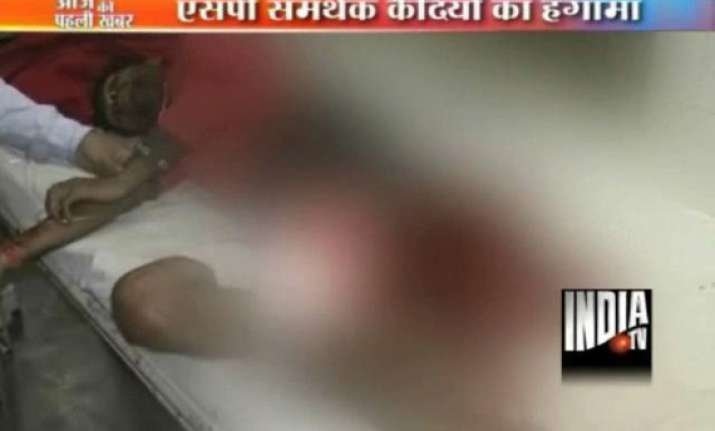 two prisoners killed in clash between sp workers warders