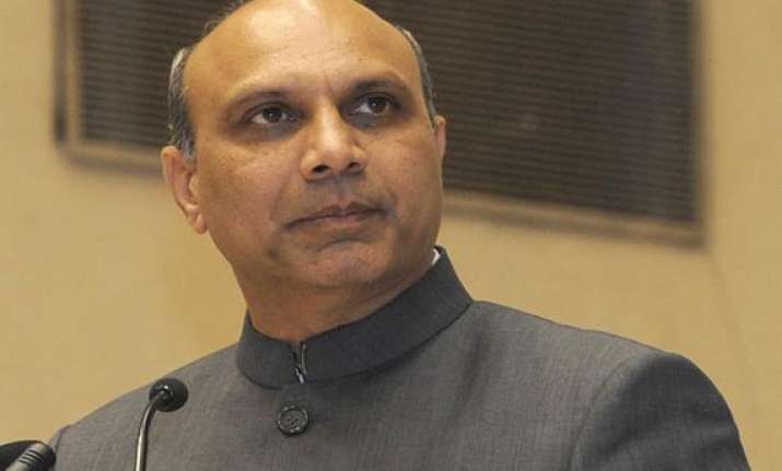 uk visa govt to make efforts to negate impact on students