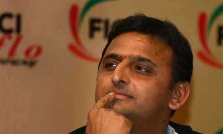 up cm akhilesh yadav presents budget for 2014 15
