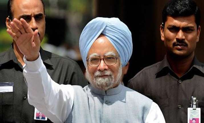 upa govt crosses first hurdle of budget session
