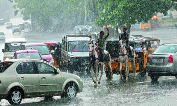 unseasonal rain in andhra kills 25 crops lost