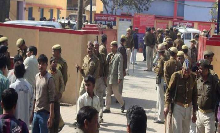 uttar pradesh official tries to set himself on fire