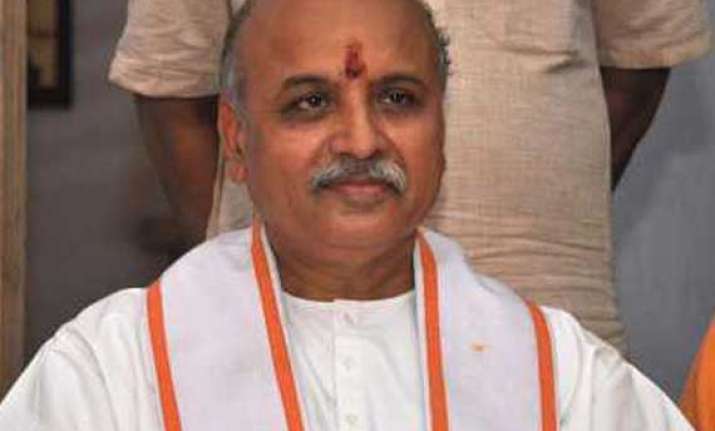 vhp leader pravin togadia launches blood 4 india mobile app