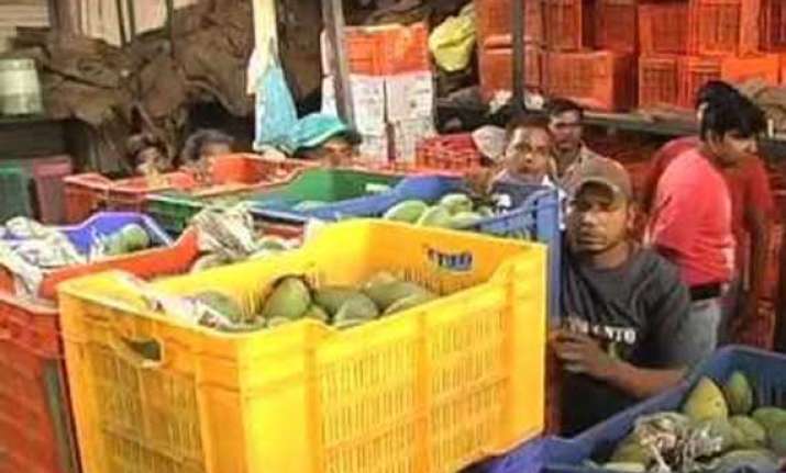 vmc seizes destroys 2000 kg mangoes