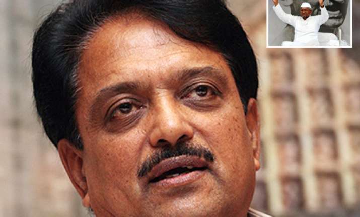 vilasrao deshmukh meets hazare requests him to end fast