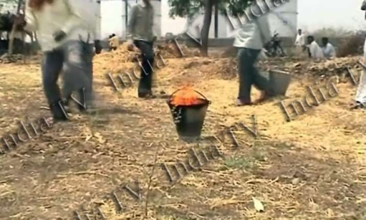 villagers in ahmednagar find petrol mixed water from well