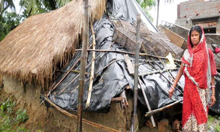 wb govt to build houses distribute seeds in flood hit areas
