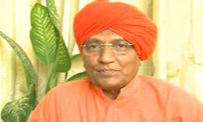 was speaking to n k sharma not sibal says agnivesh on cd