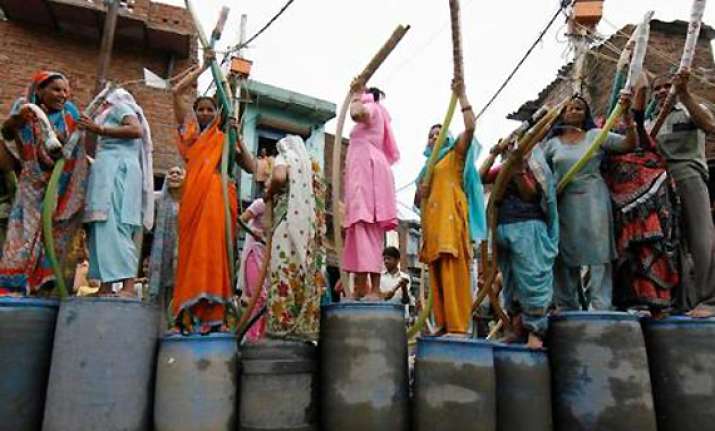 water shortage cripples delhi djb sets up helpline number