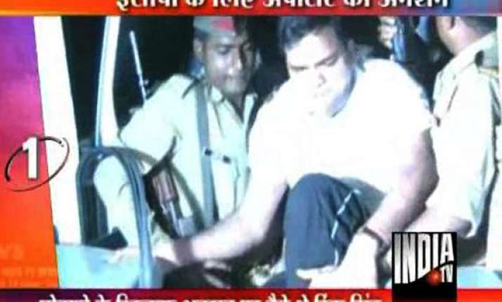 whistleblower pcs officer sits on fast in lucknow police