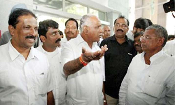yeddy gets backing of mps mlas bjp meet for new cm put off