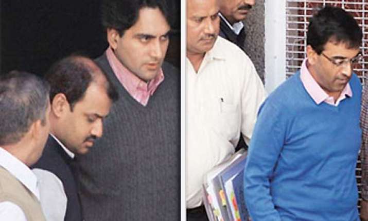 zee editors sent to 2 day police custody