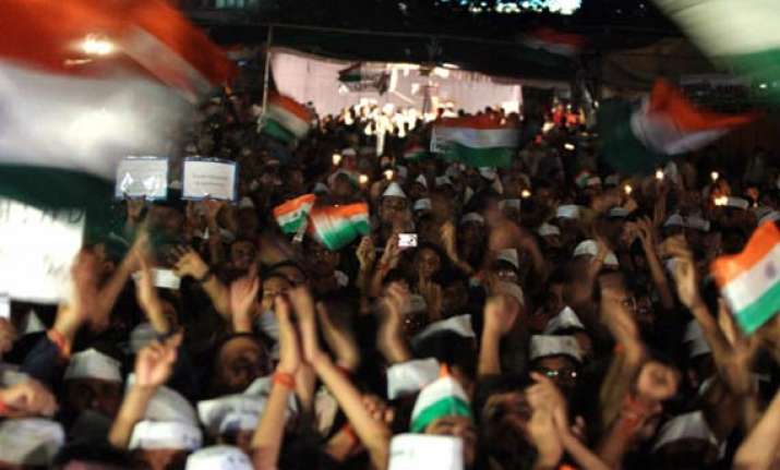 80 detained for protesting near pm s residence on lokpal
