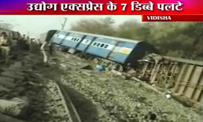 21 injured as train derails in mp