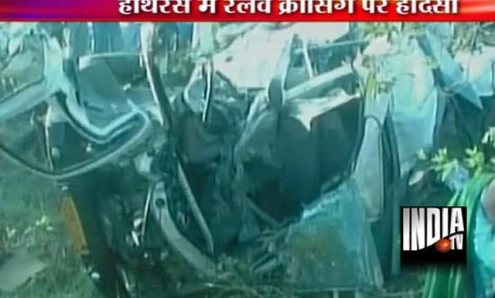15 killed as train rams into jeep at unmanned crossing