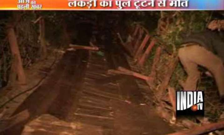 34 killed 60 injured as footbridge collapses in darjeeling