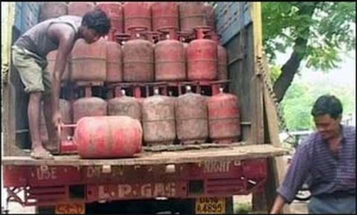 9 lpg cylinders this year if oilcos get extra rs 3 000 cr
