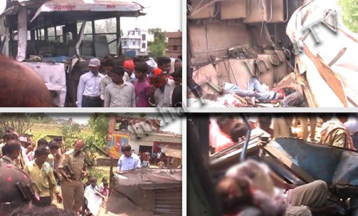20 killed in collision between two buses in gorakhpur