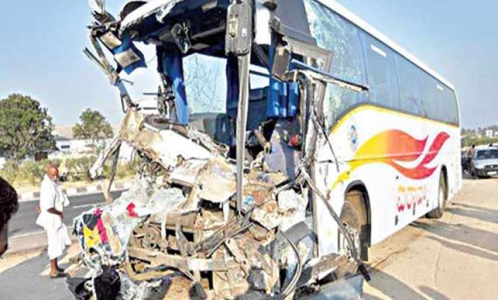 3 dead 8 hurt in mishap