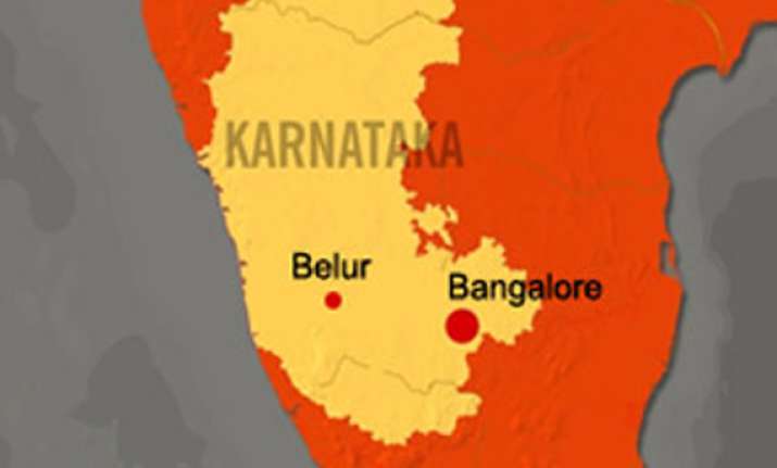 eight dead 59 rescued in karnataka bus crash