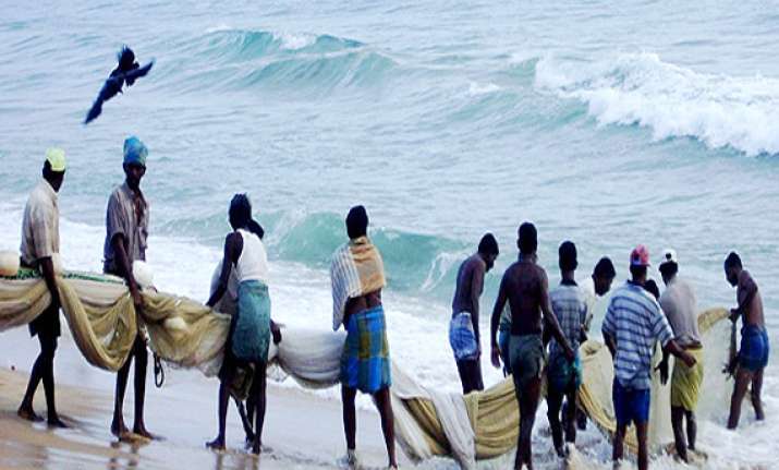 50 fishermen injured as sl naval personnel attack them
