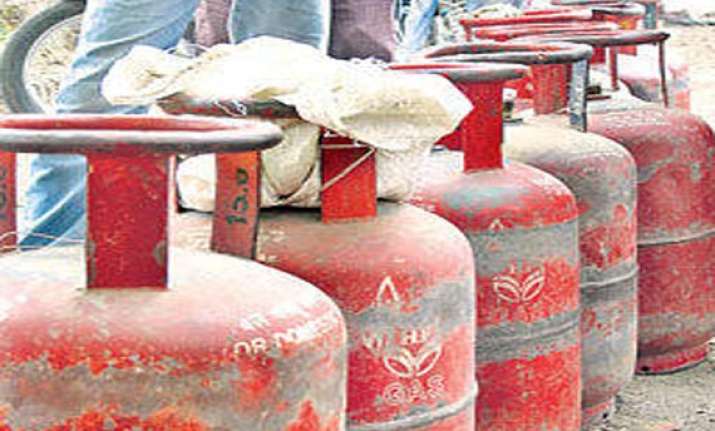 13 injured in lpg cylinder explosion