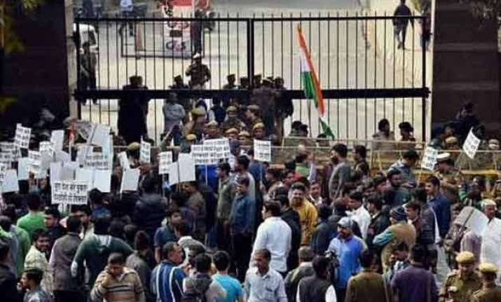 3 jnu students write to delhi police giving contact details