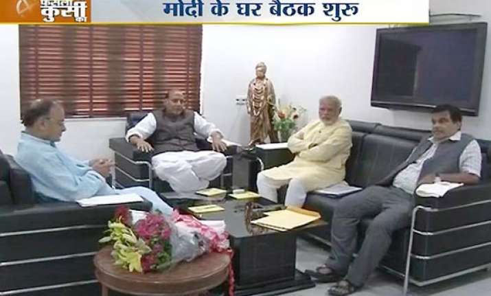 senior bjp leaders meet narendra modi discuss post results