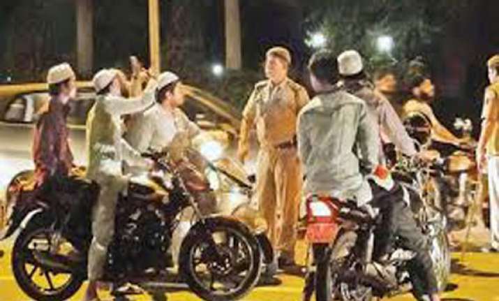 group of bikers flouted traffic norms says delhi police