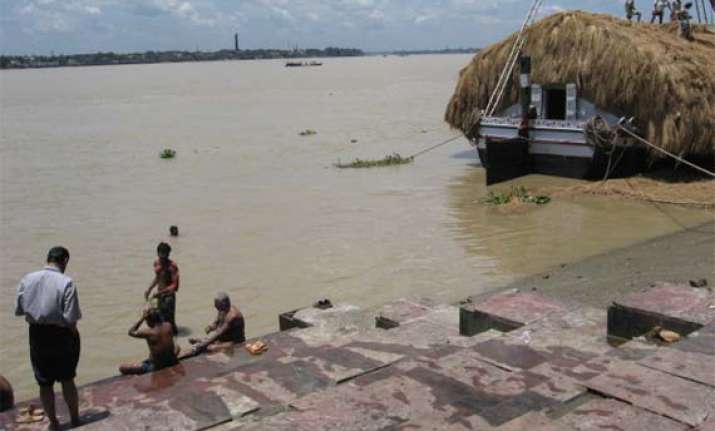 25 year old drowns at baghbazar ghat